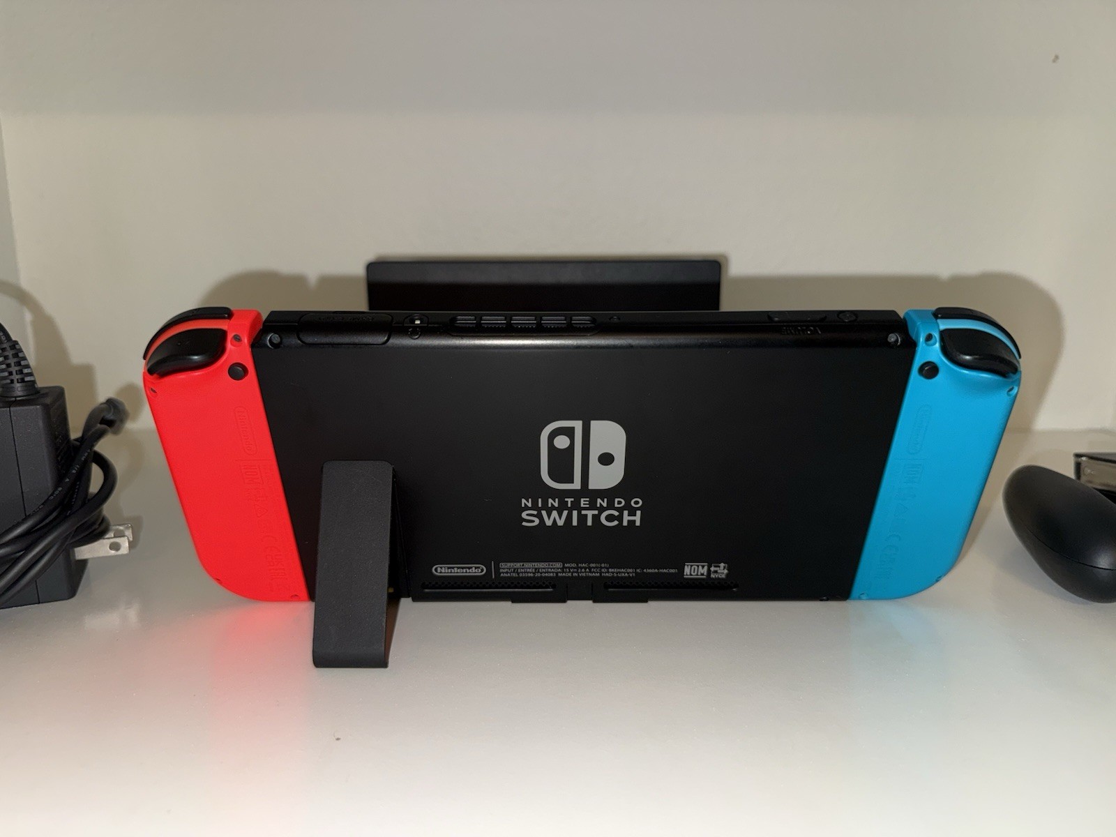 Nintendo Switch Console Black Red Blue Joy-Con Wi-Fi HDMI USB-C Handheld System