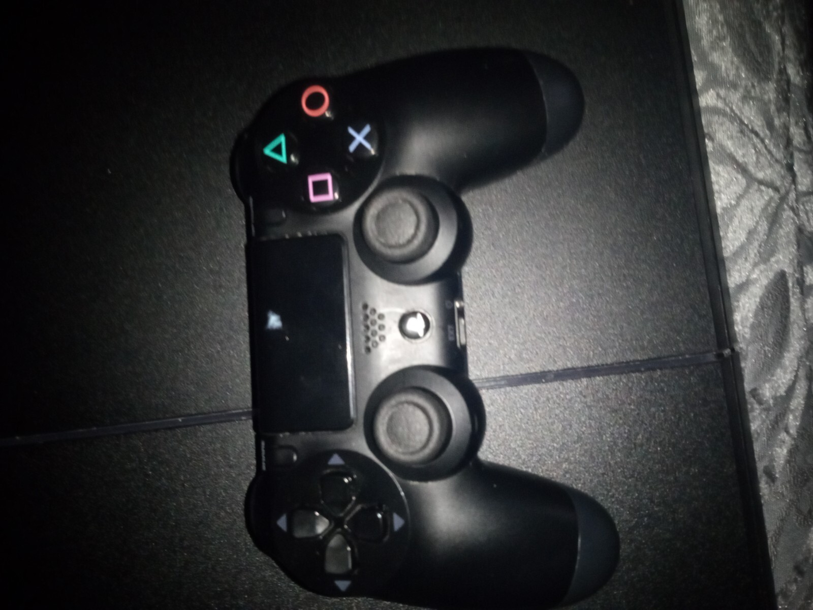 PS4 1TB BLACK CONSOLE SYSTEM -BLACK 12 LBS – GOOD -slightly used