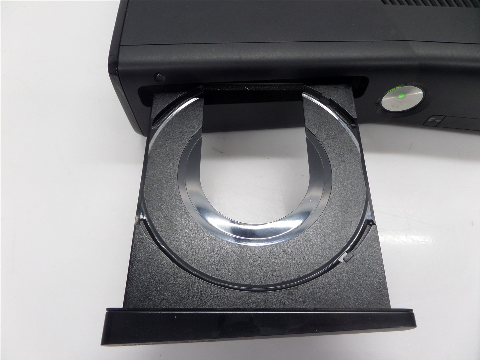 Microsoft Xbox 360 S 1439 Console w/ Power Supply & Kinect Sensor – No 250GB HDD