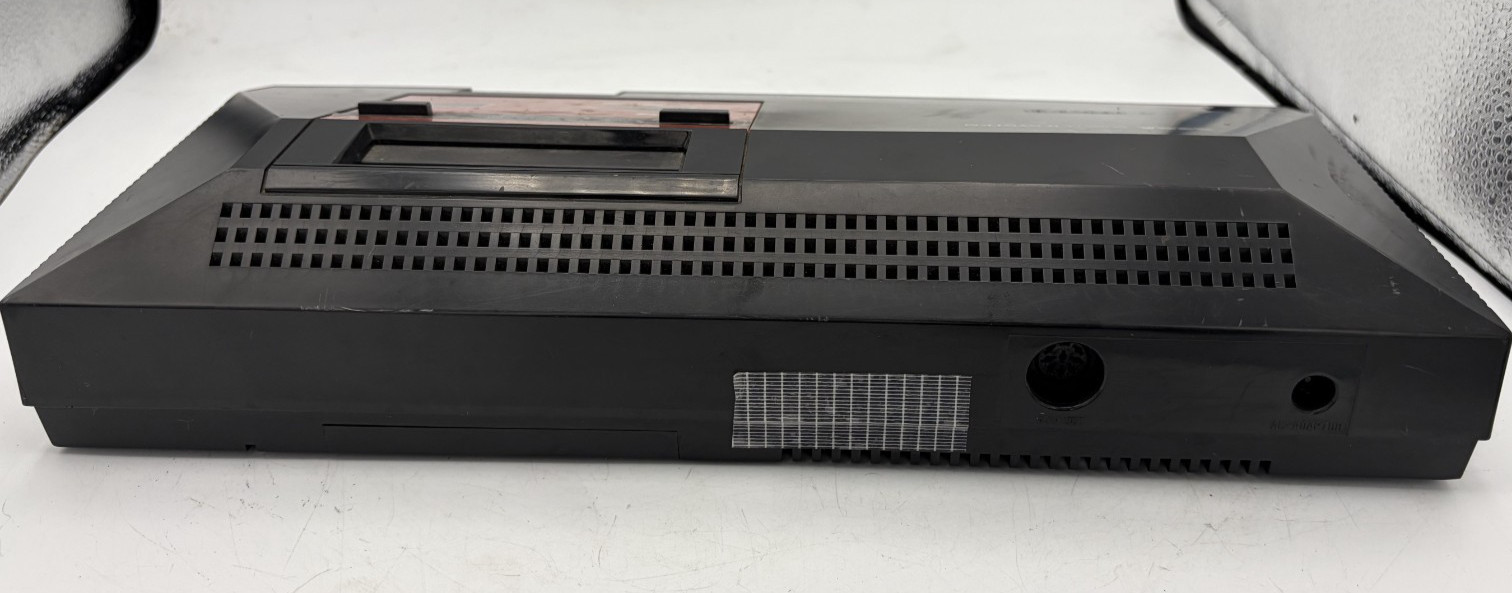 Sega Master System M4J MK-2000 computer game console only
