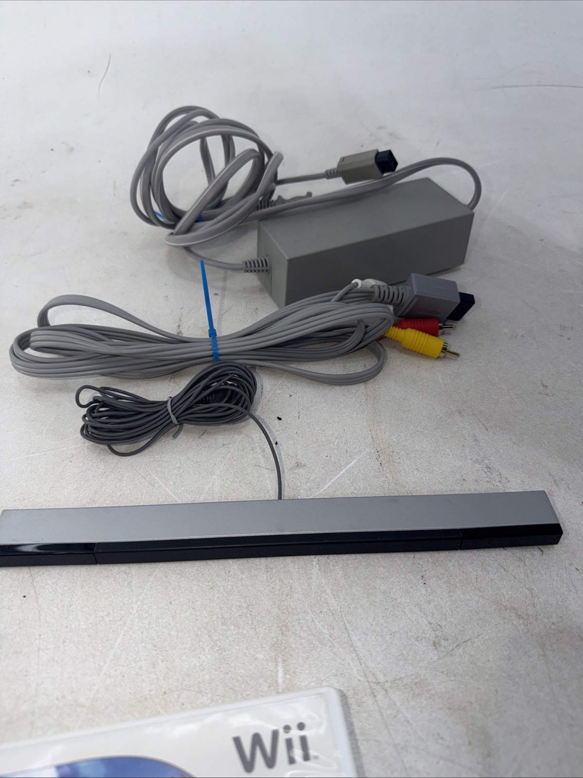 Nintendo Wii Console Bundle w/ Wires and Accessories Games Sim City