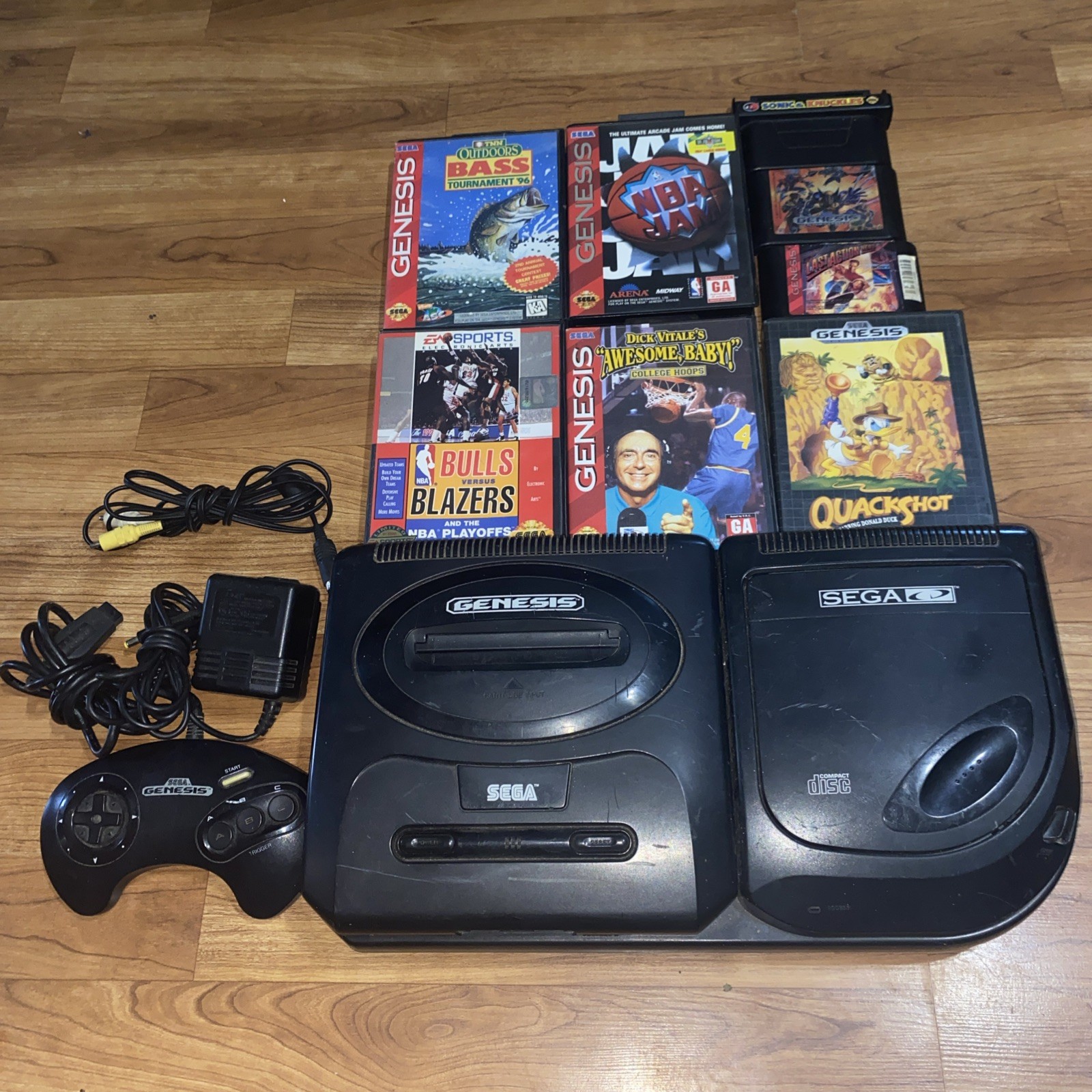 Sega Master System 2 Sega CD MK-4102 Bundle 8 games 1 Controller 1Av/ 1power