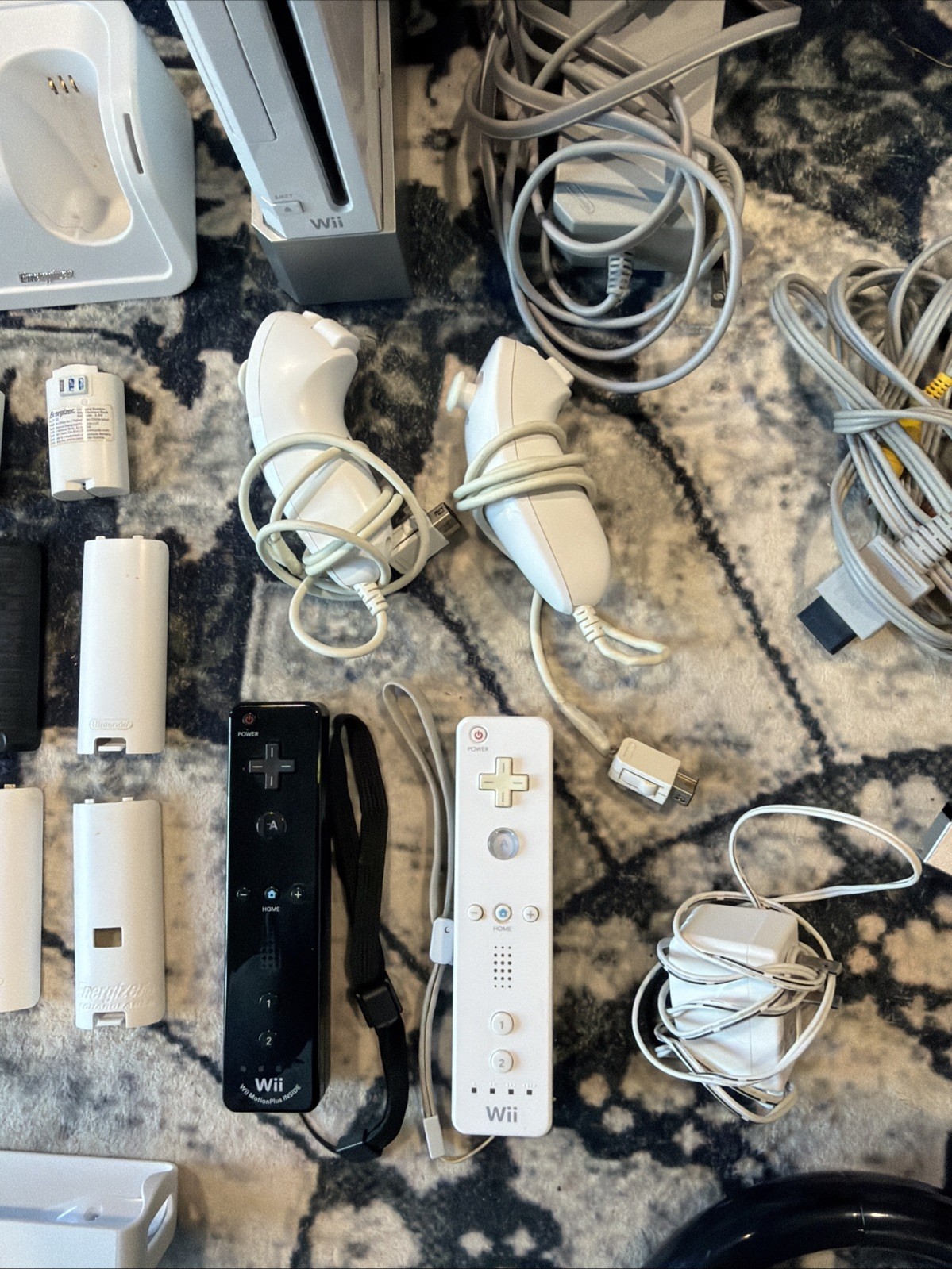 Nintendo Wii console bundle Controllers 14 Games And Various Cords (Not Tested)