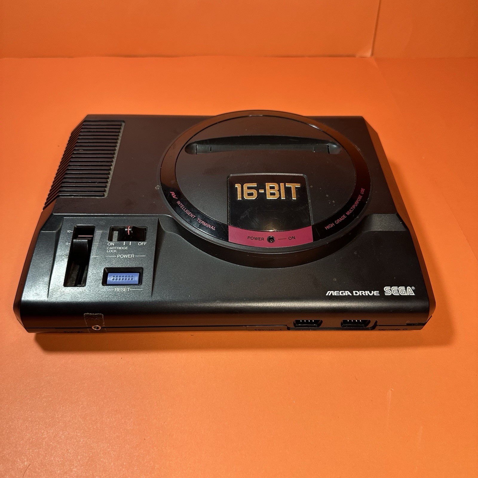 Sega Megadrive Model 1 Bundle, Controller, 3 Games, AV Cable, PSU – Working