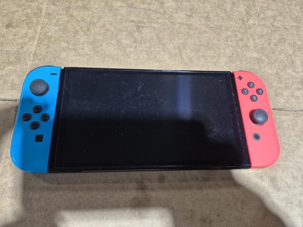 NINTENDO SWITCH HANDHELD – OLED – HEG-001 (B33008076)