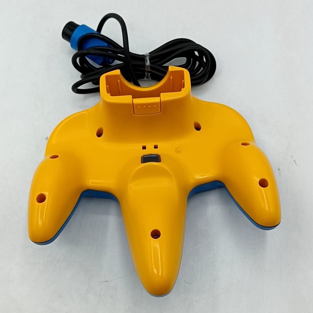 Nintendo 64 Pikachu Blue / Yellow Console Set Region Free NTSC-J NTSC-U/C