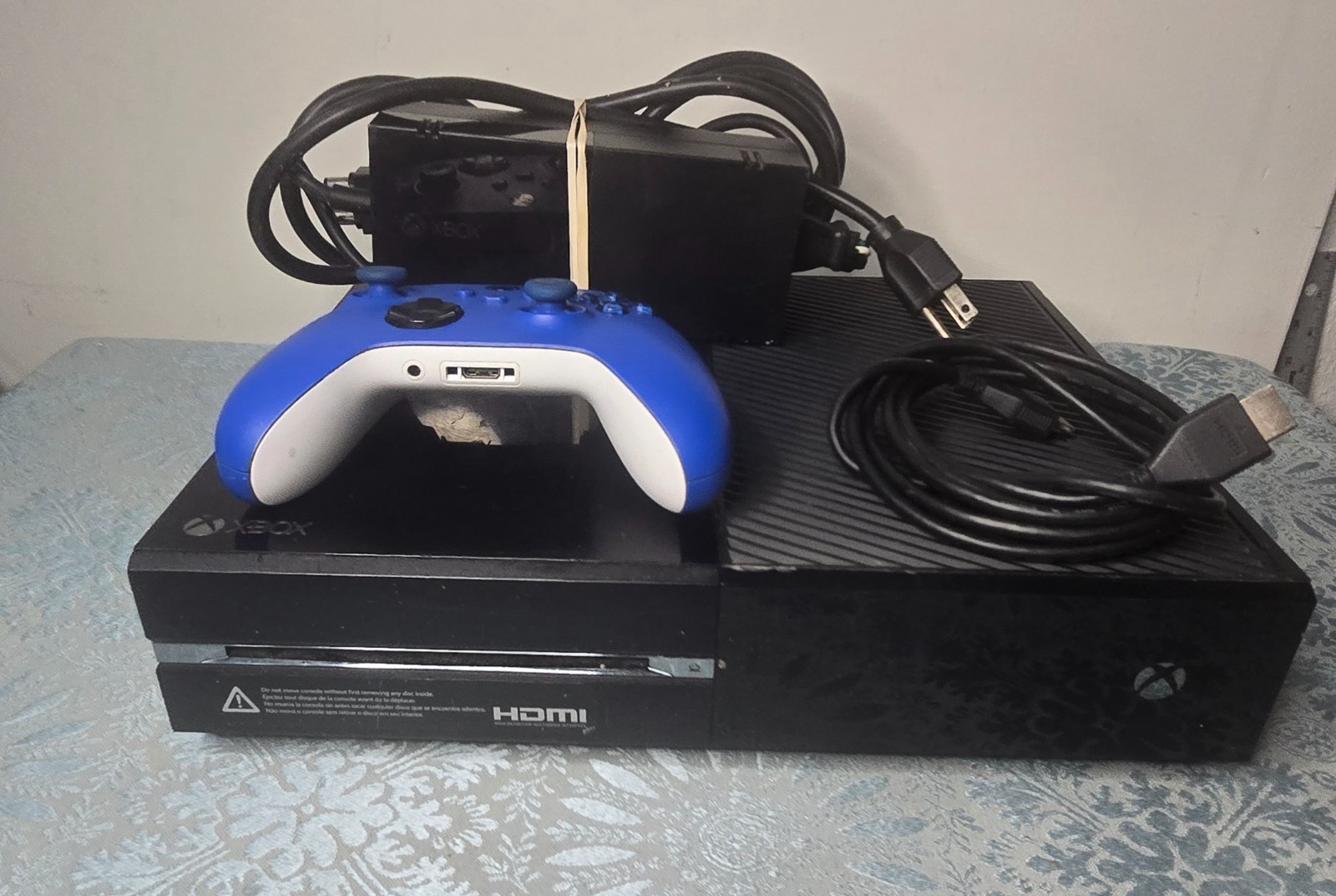 Xbox One 500GB Console Bundle – Controller – Power & HDMI Cord – Tested