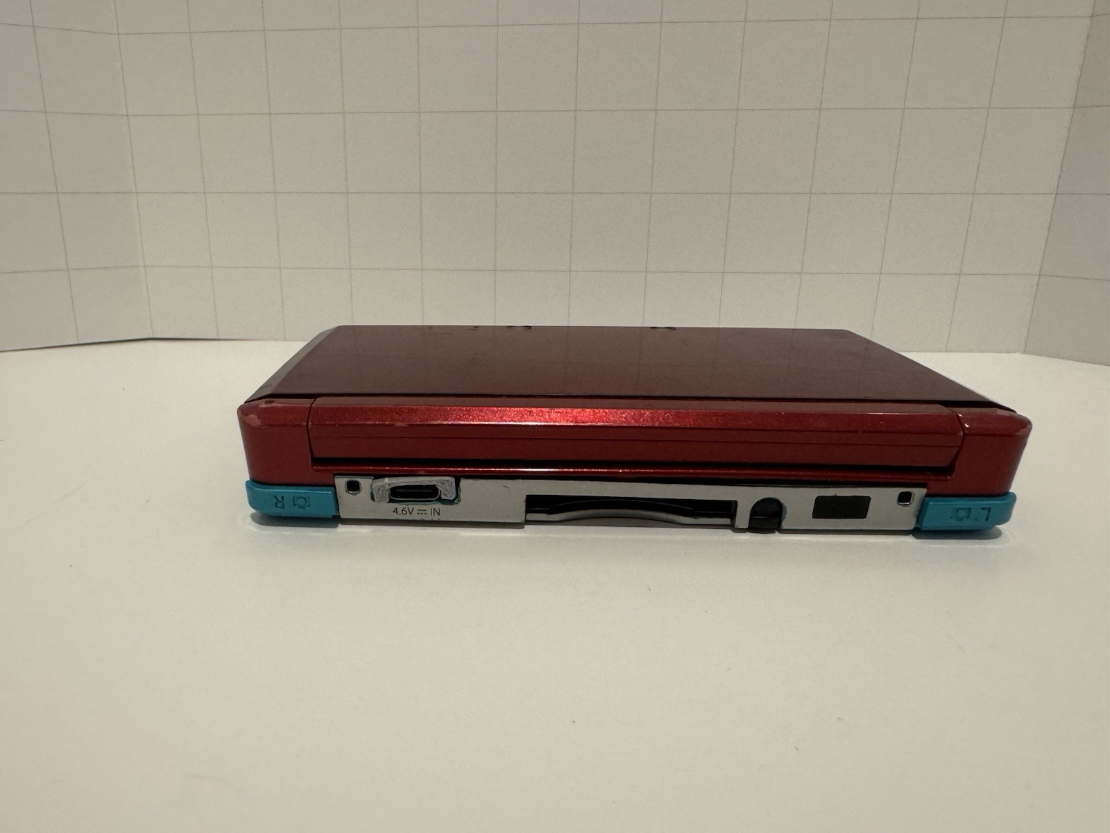 Nintendo 3DS Handheld System – Flame Red USB C