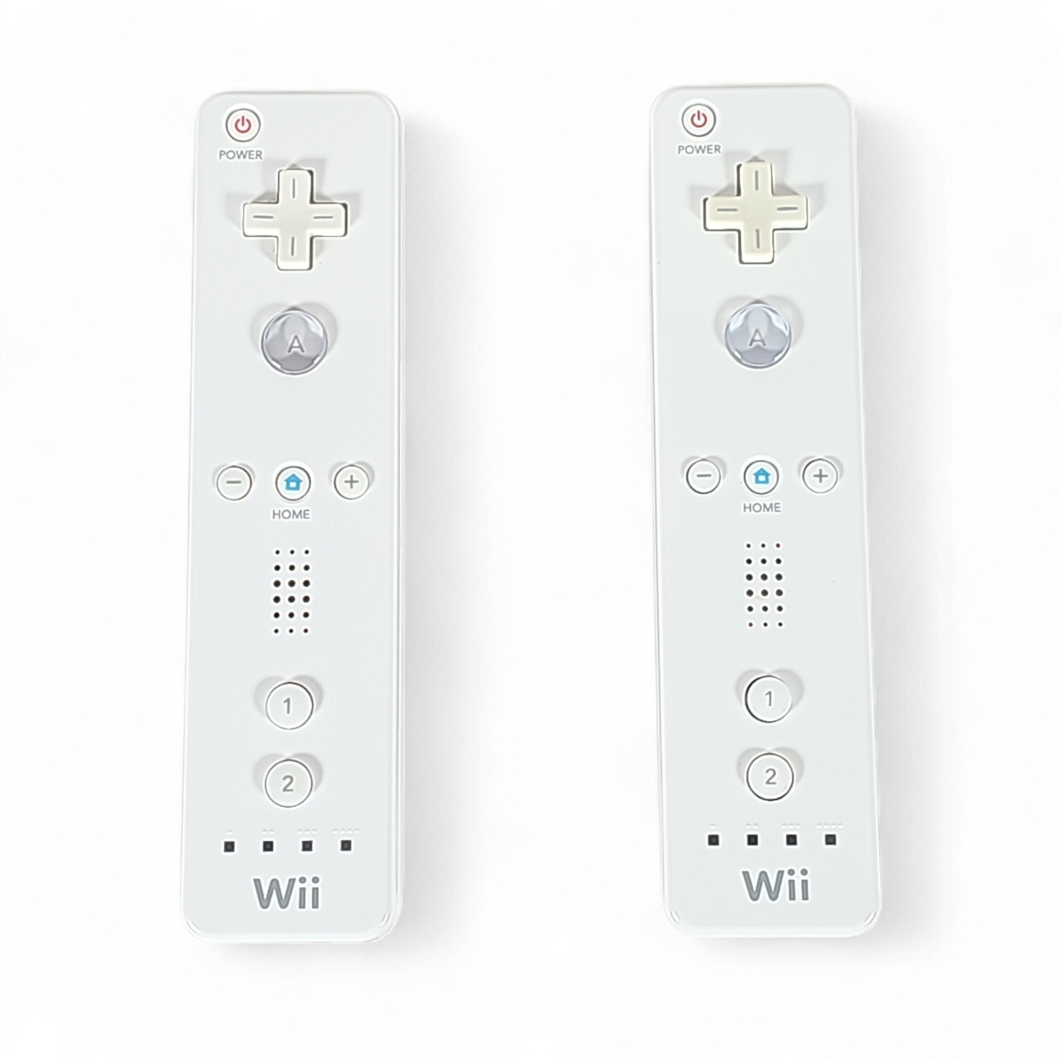 Nintendo Wii Console RVL-001 Bundle 2 Controllers 2 Nunchunks Charging Dock Game