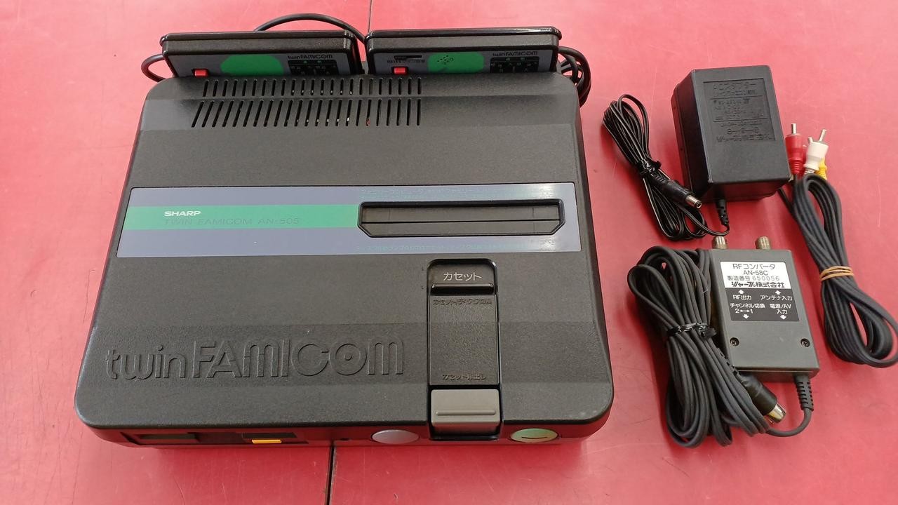 Twin Famicom Model AN 505 SHARP