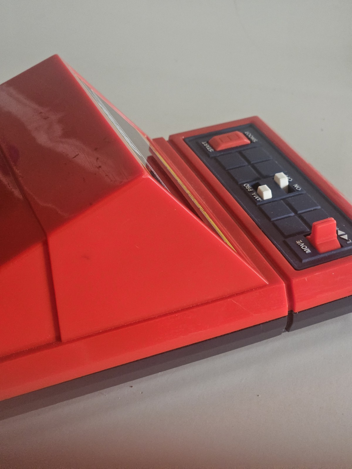 VIDEO GAME CONSOLE JOYSTICK – GRANDSTAND CAVEMAN – RED VERSION – TOMY WORKING