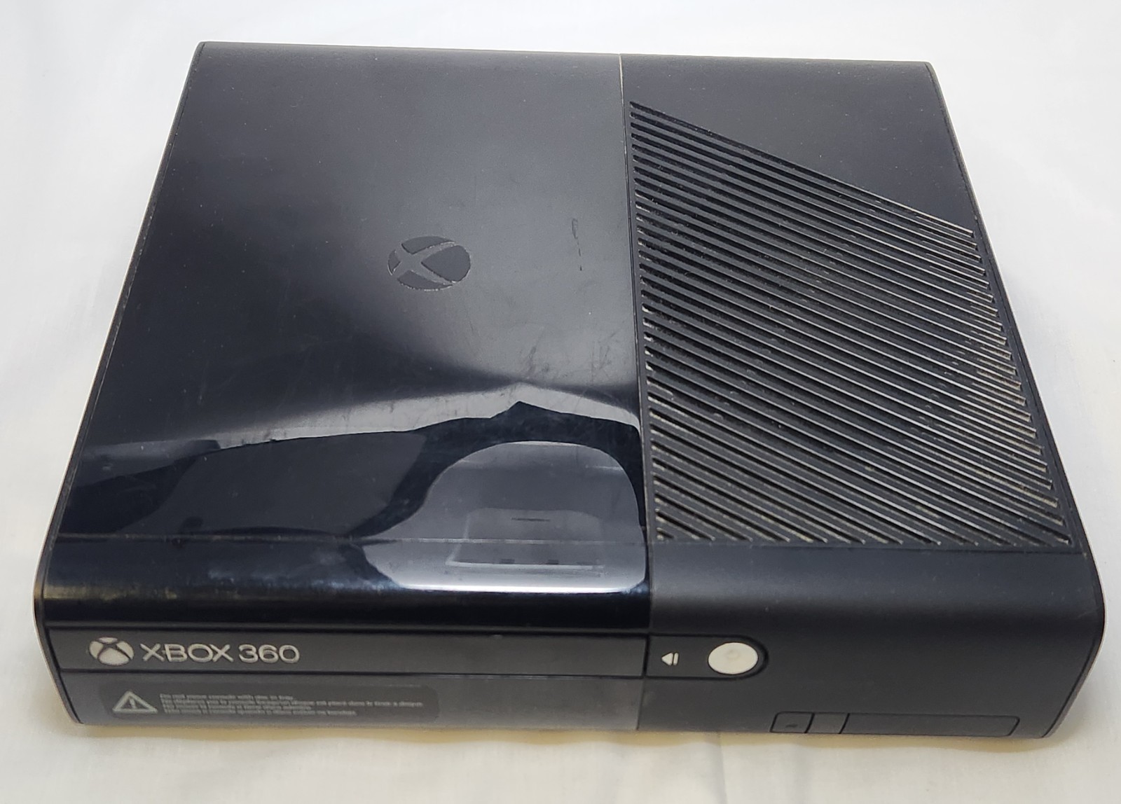 Xbox 360 E (Model 1538) with 12 Games + 4 Controllers – Works