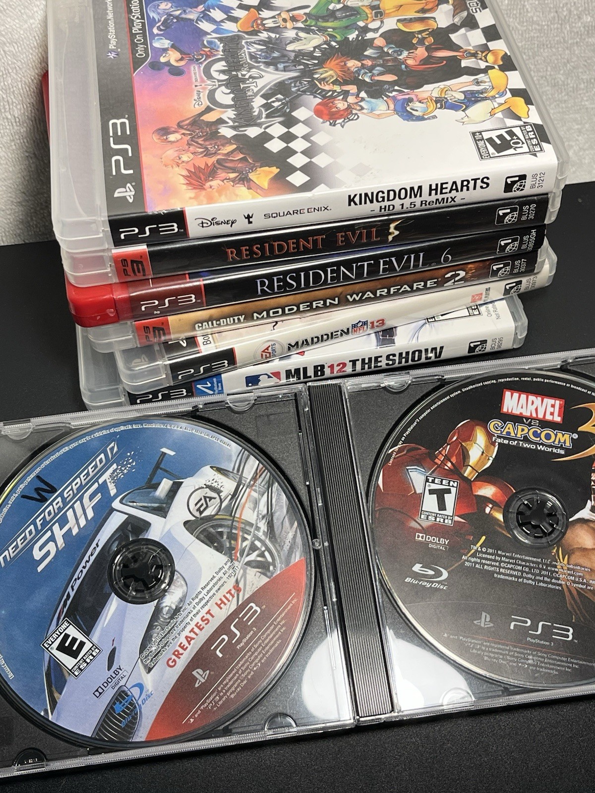 Sony PS3 Slim bundle, CONTROLLERS HAVE ISSUES, 8 Games, PLZ READ DESCRIPTION