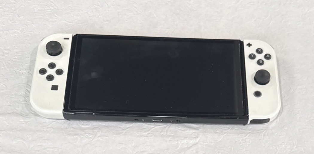 Nintendo Switch OLED White Model : HEG-001 Excellent Condition!!