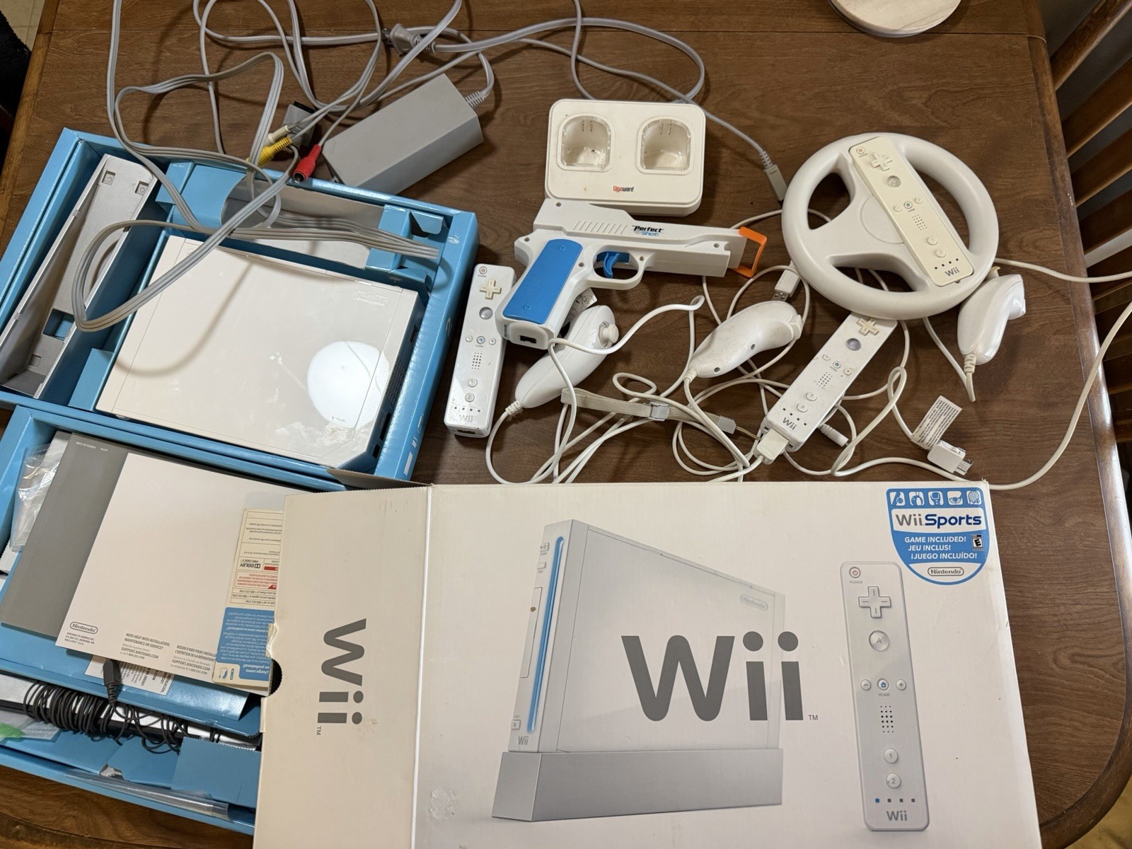 Nintendo Wii Console White with 3 Motion Control Wireless Controllers