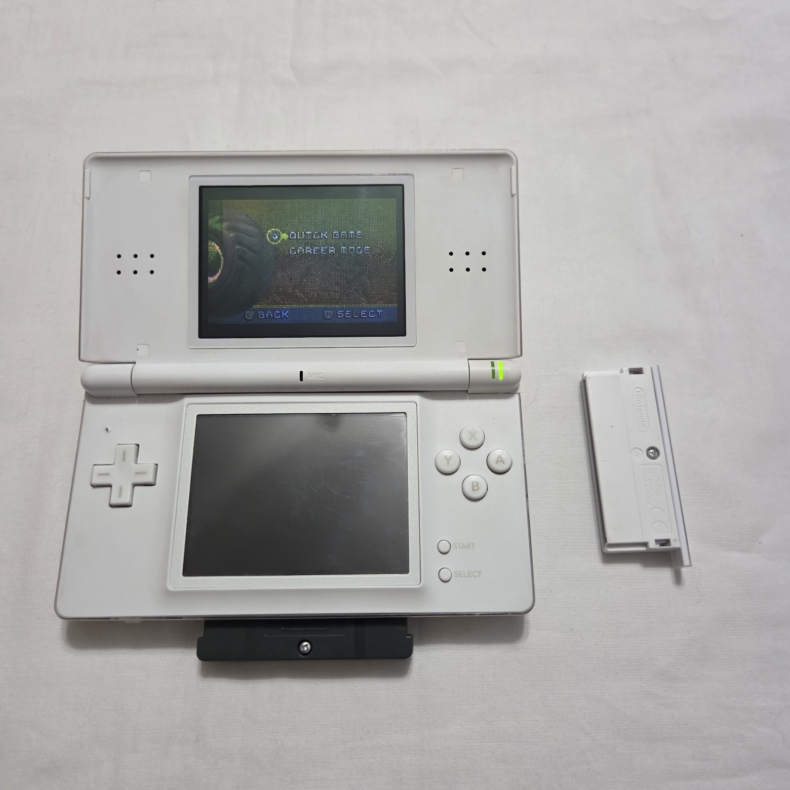 Broken Nintendo DS Lite White Handheld Console Multiple Issues Turns On – READ