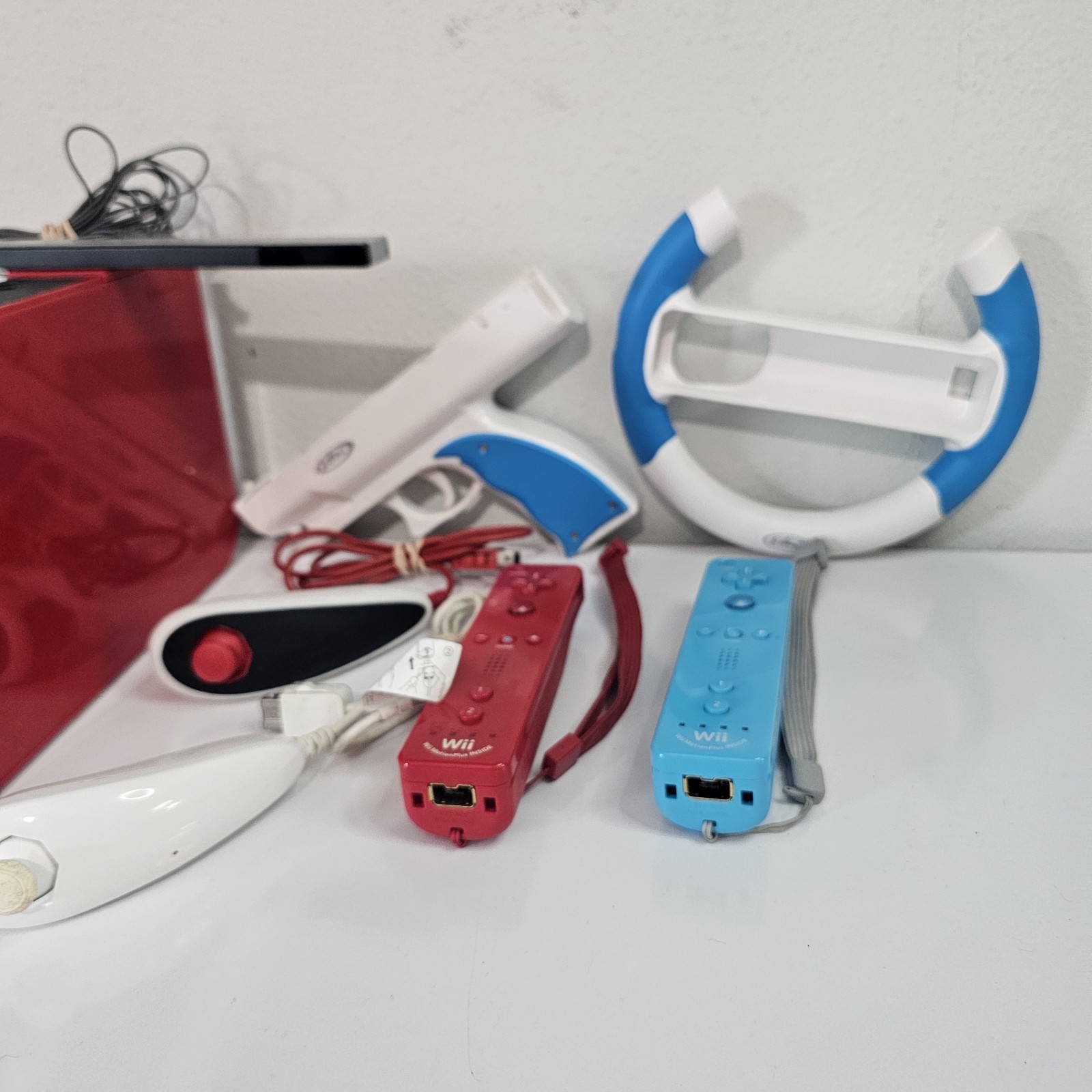 2006 Nintendo Wii Red RVL-001 USA Console GameCube Compatible Bundle Lot Tested