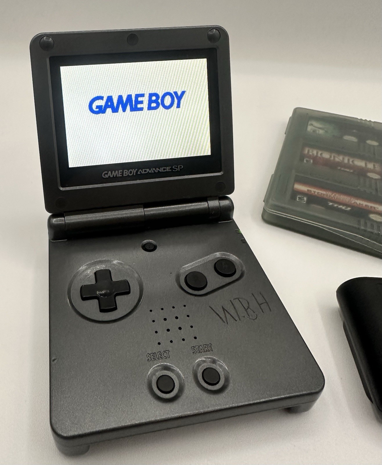 Nintendo Game Boy Advance SP Graphite Black System AGS-101 w/ Charger & 5 Games