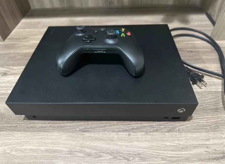 Microsoft Xbox One X 1TB Home Console – Black. CHECK DESCRIPTION