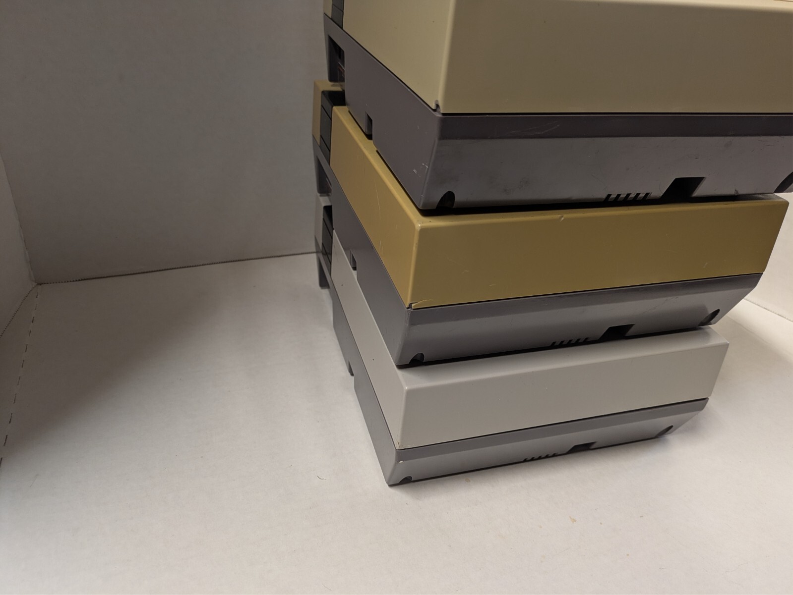 Nintendo NES Console. New Caps, Regulator, & OEM 72 Pin **Guaranteed** Yellowed