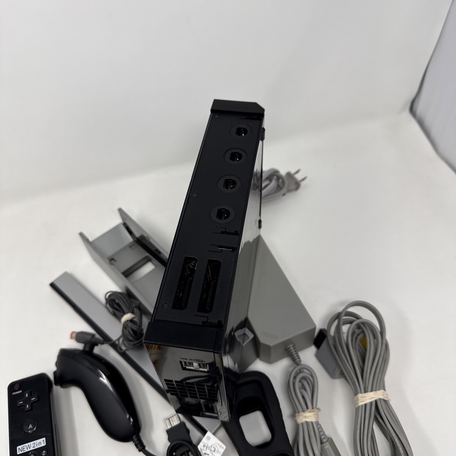 Nintendo Wii Black Console Bundle (RVL-001 – Backwards Compatible with GameCube)