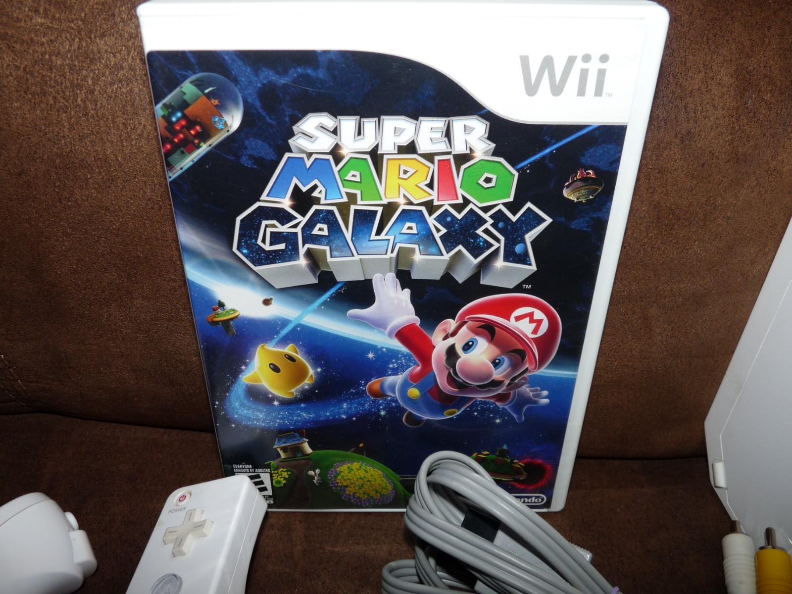 Nintendo Wii Console Bundle Super Mario Galaxy, Wii Play + 2 Controllers Tested!