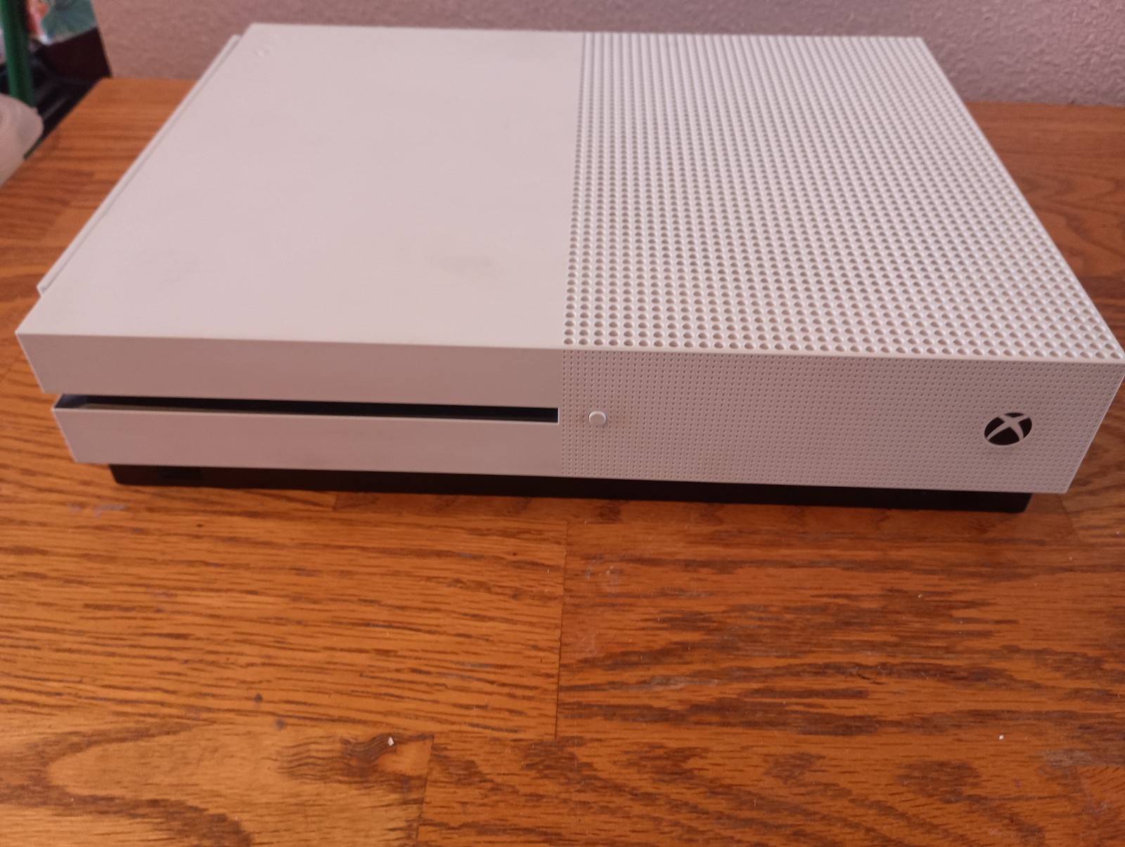 Microsoft Xbox One S 1TB Console Bundle + Forza 6…4K UHD Blu-ray Player