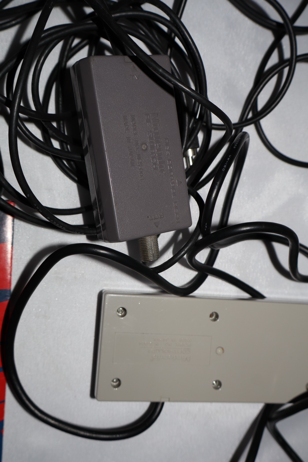 Nintendo NES Console controllers A/V cord powers On Red Blinking Light w Sticker