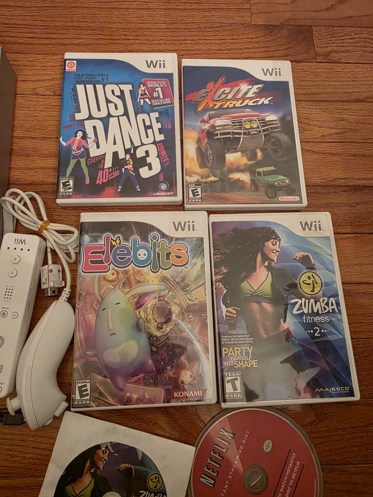 Wii Console Bundle, Controller, Nunchuck, 4 Games, Attachments – Tested
