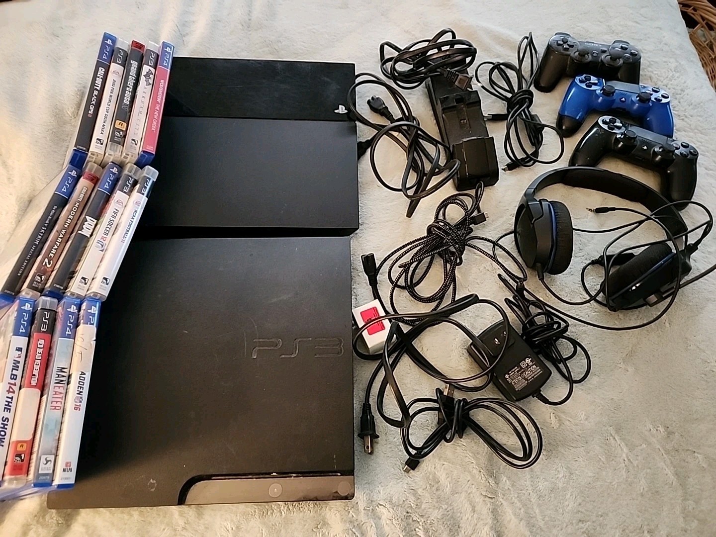 PS 3 & 4 CONSOLES 14 GAMES AND ACCESSORIES AS IS