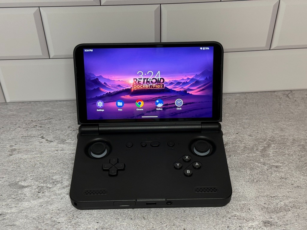 Retroid Pocket Flip 2 SD865 128GB US – Retro Gaming Android Black Handheld