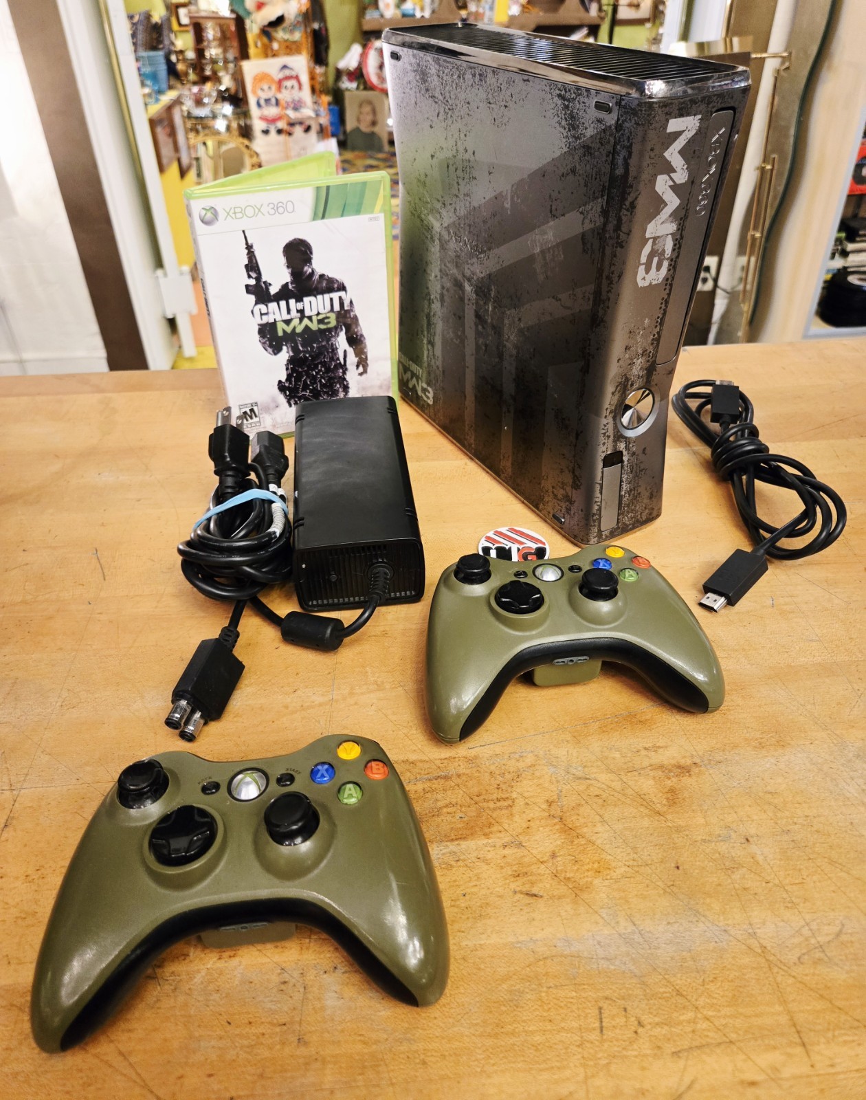 Xbox 360 Call of Duty Modern Warfare 3 Limited Edition Console With 2 Controller
