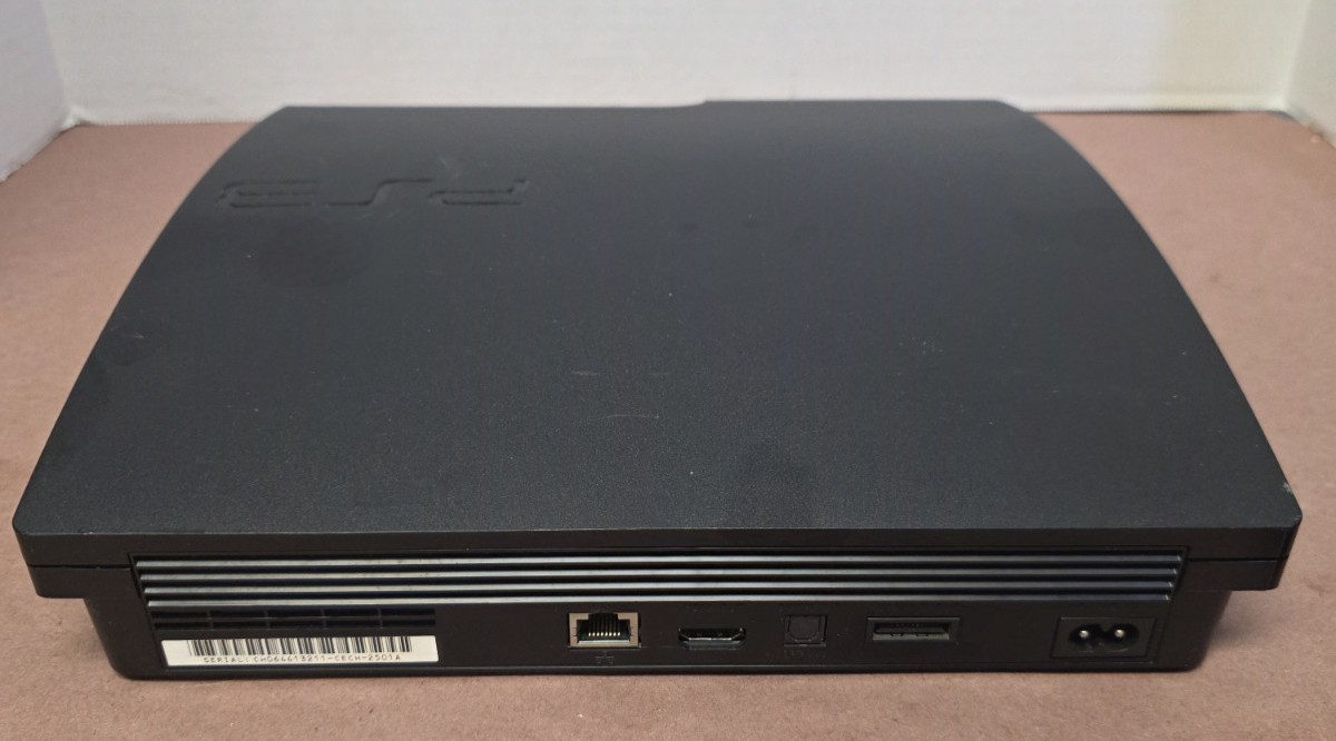 Sony PlayStation 3 Console Black With Plug and HDMI Cable FIRMWARE 4.46 (C10)