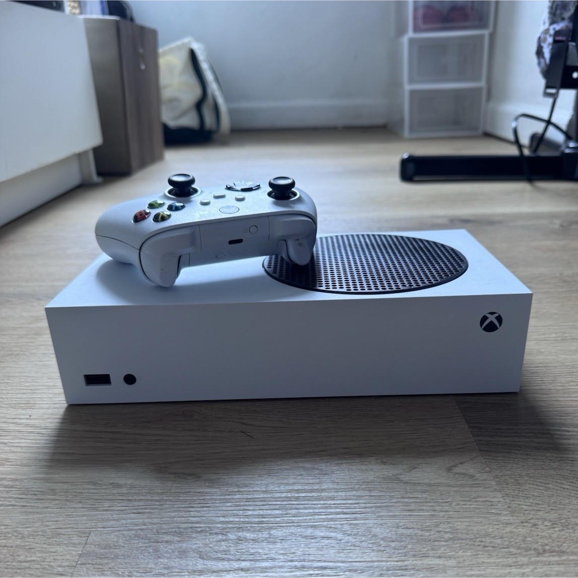 Microsoft Xbox Series S 1TB White Console 1440p Wi-Fi w/ Controller Cables