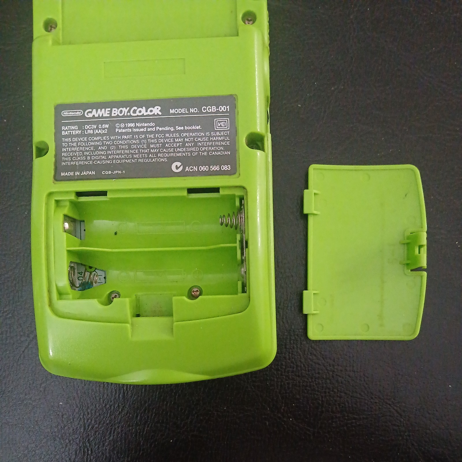 *DEFECTIVE* Nintendo Game Boy Color Handheld Game Console – Kiwi Green *AS-IS*