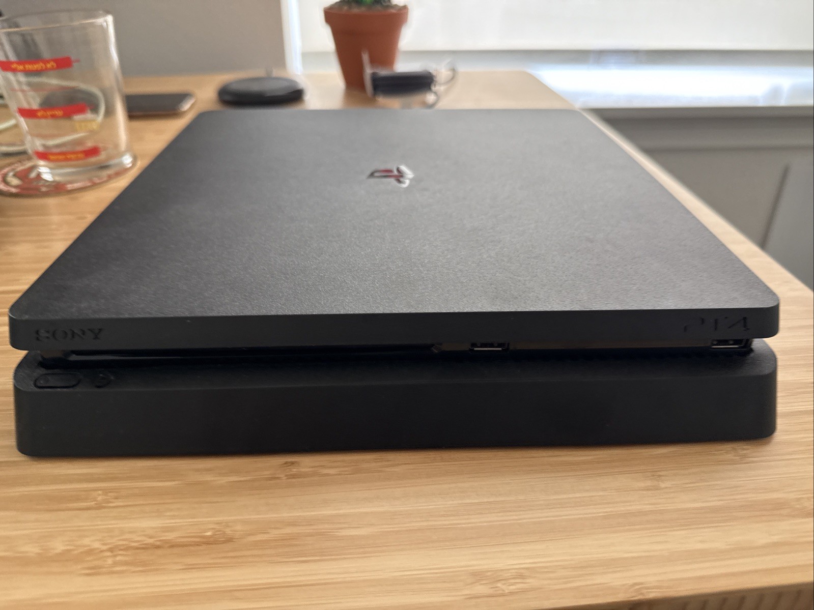SONY PLAYSTATION 4 SLIM 1TB CONSOLE CUH-2115B W/ CONTROLLER no cables