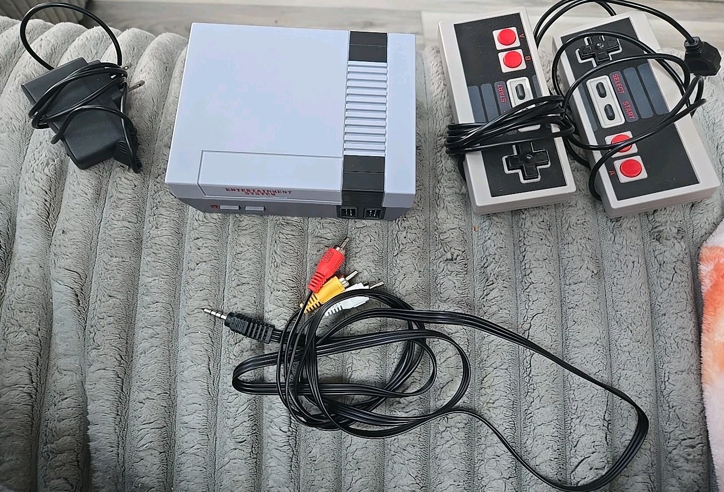 Mini gaming system