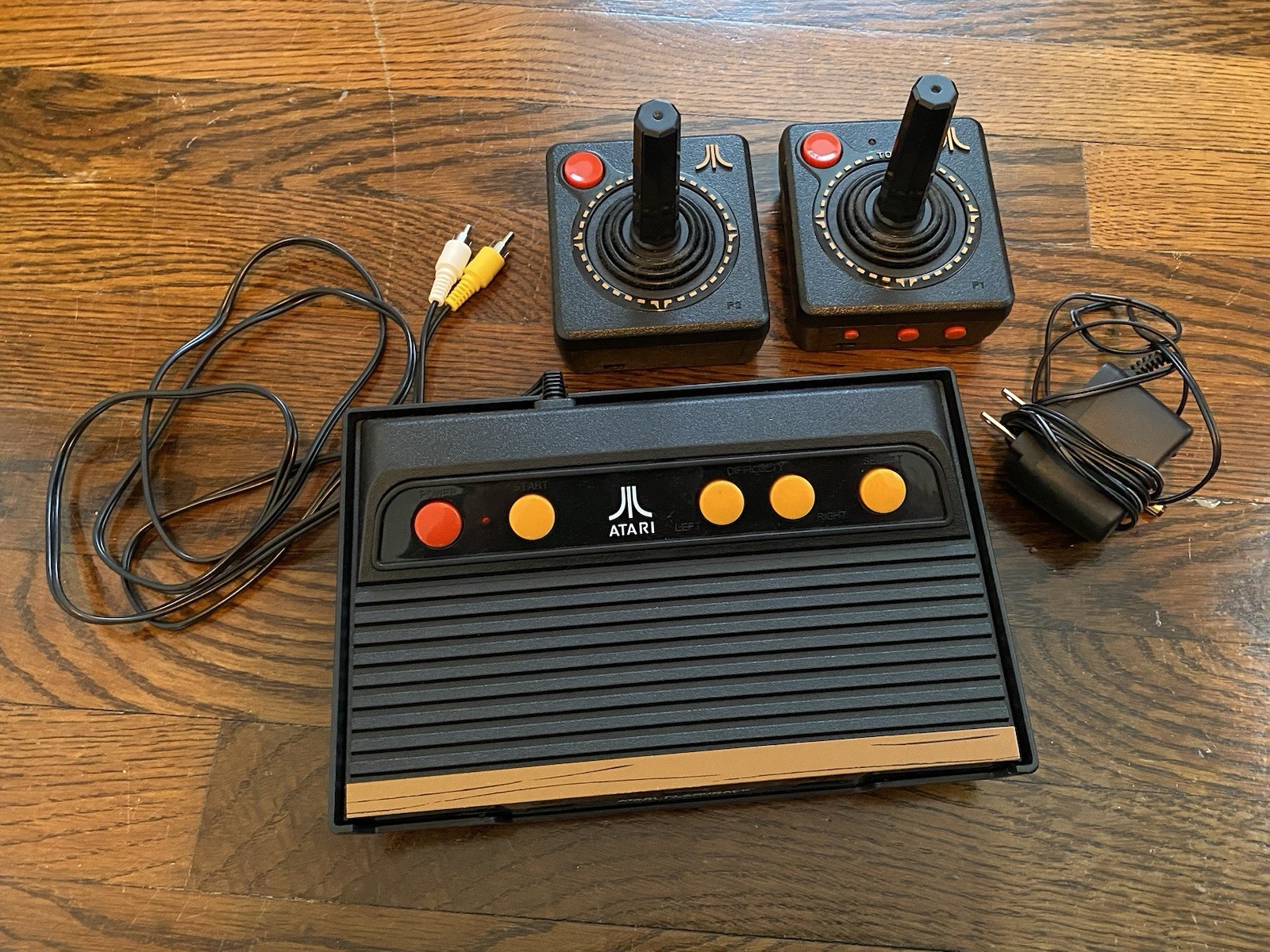 Atari Flashback 6 Classic Game Console Model AR2680 100 Games Open Box