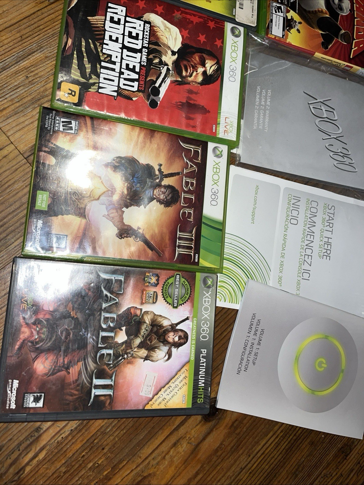 Xbox 360 White 60gb White Console bundle w/ games & Cords