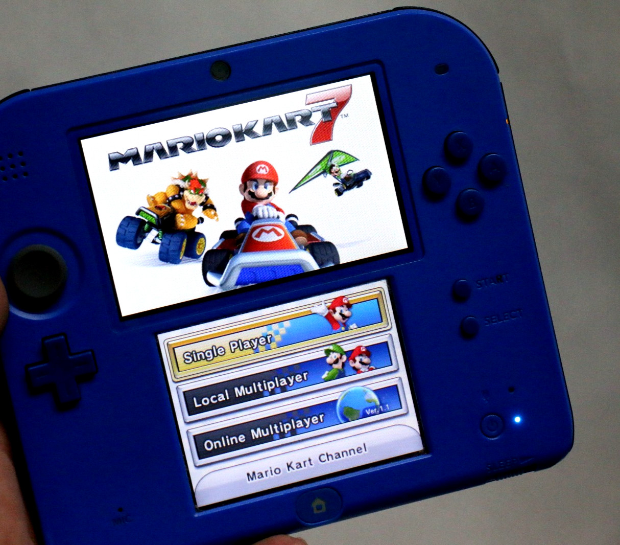 Nintendo 2DS Blue Handheld Console Model FTR-001 with Charger Angry Birds game