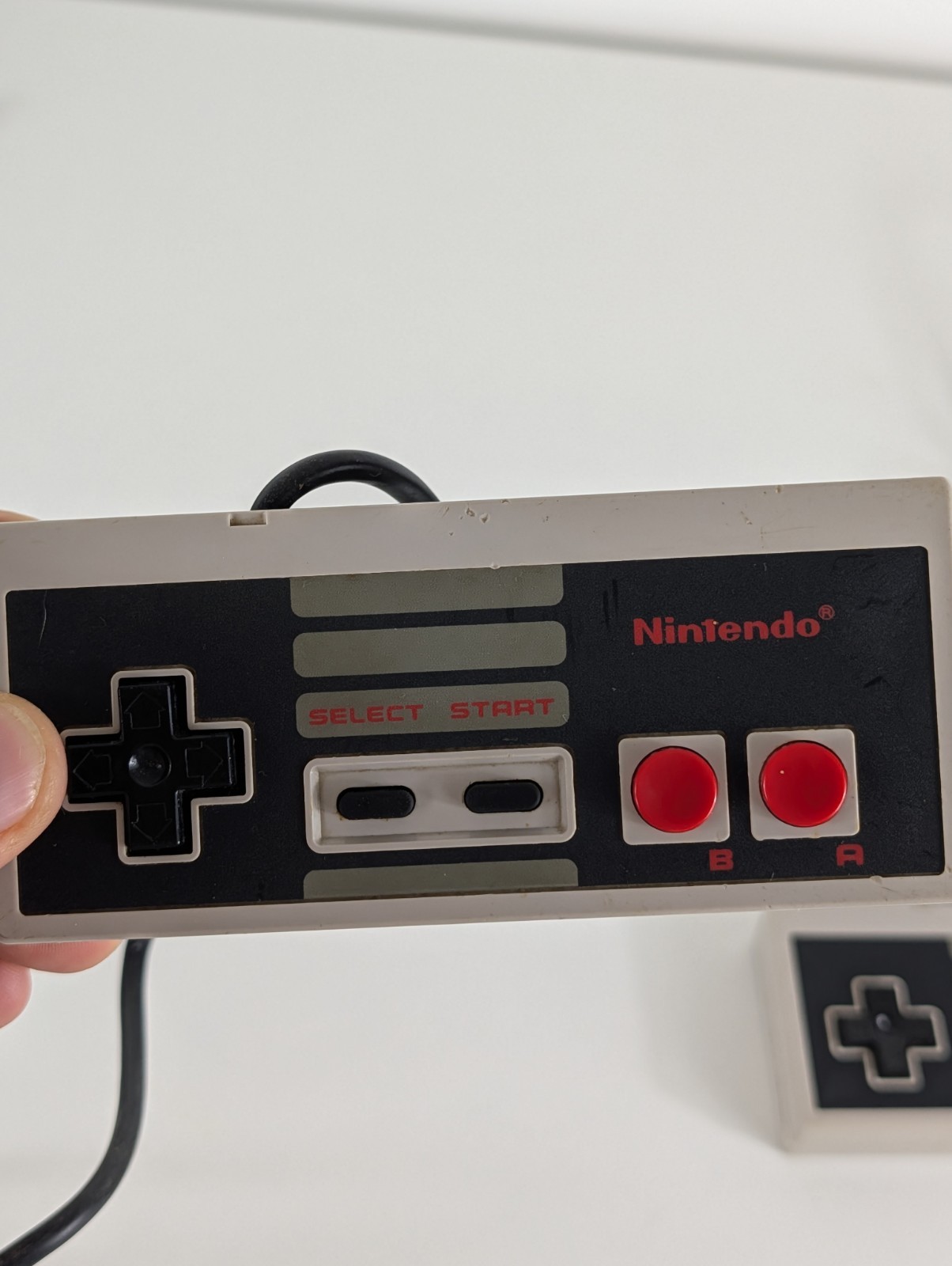Nintendo NES Console Bundle – w/Cables, 2 OEM controllers, Game – TESTED WORKING