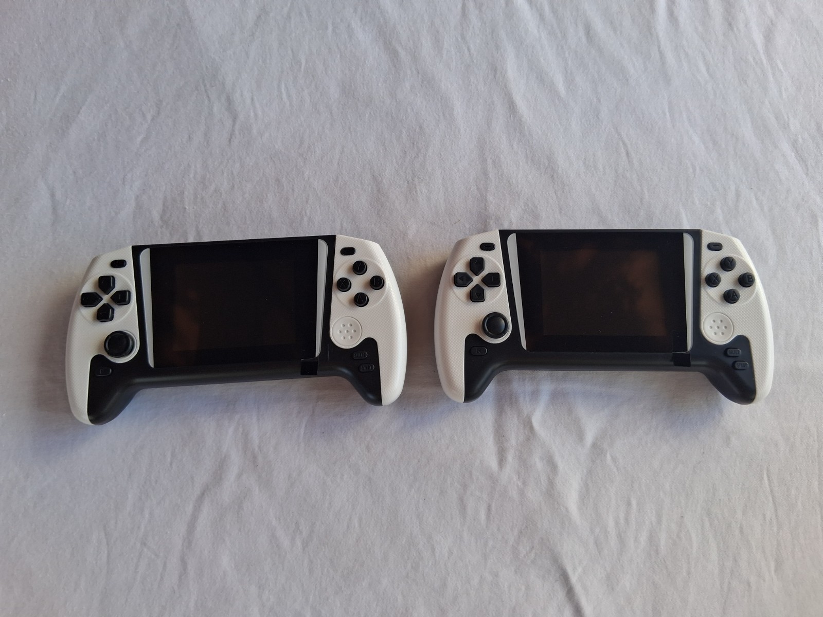 Game systems Q21 Handheld Game Console 500 built in games open box new x2