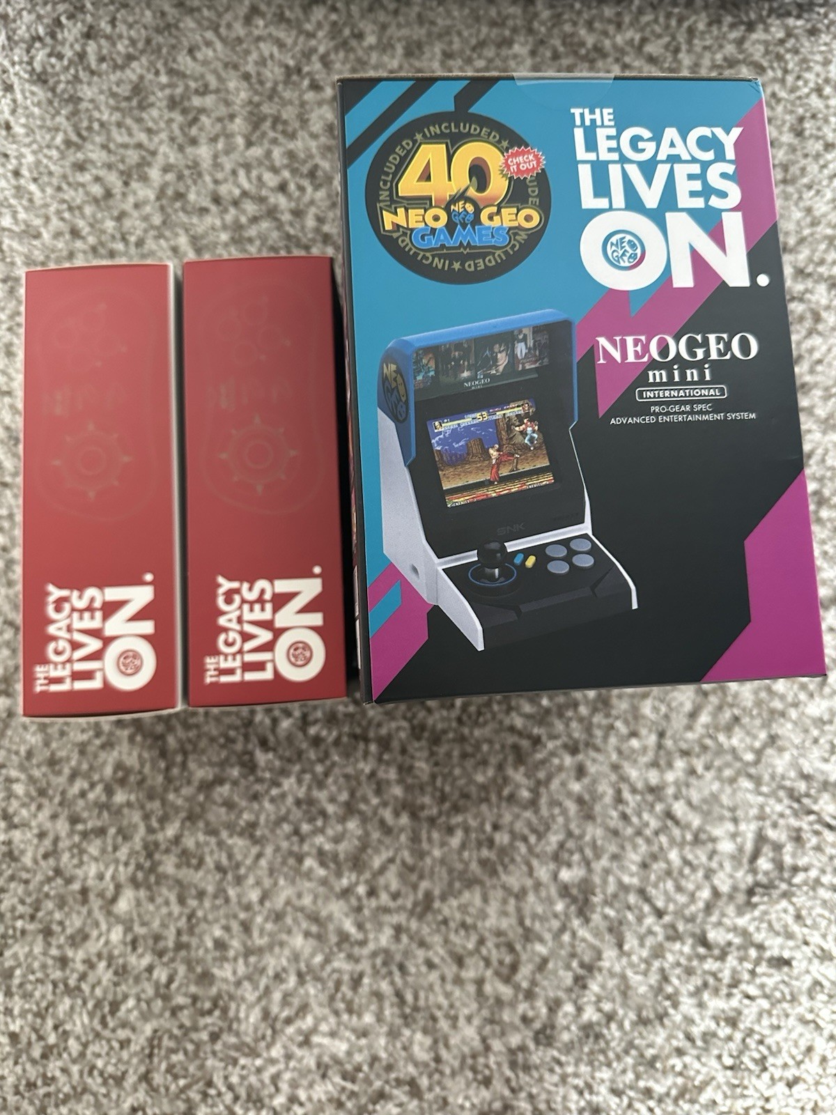 NEO GEO Mini 40th Anniversary Console + 2 controllers Brand New