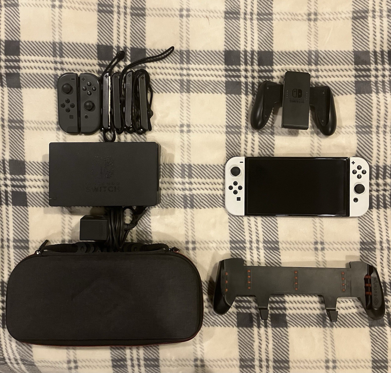 Nintendo Switch OLED Bundle + Sandisk Extreme 512GB microSD A2
