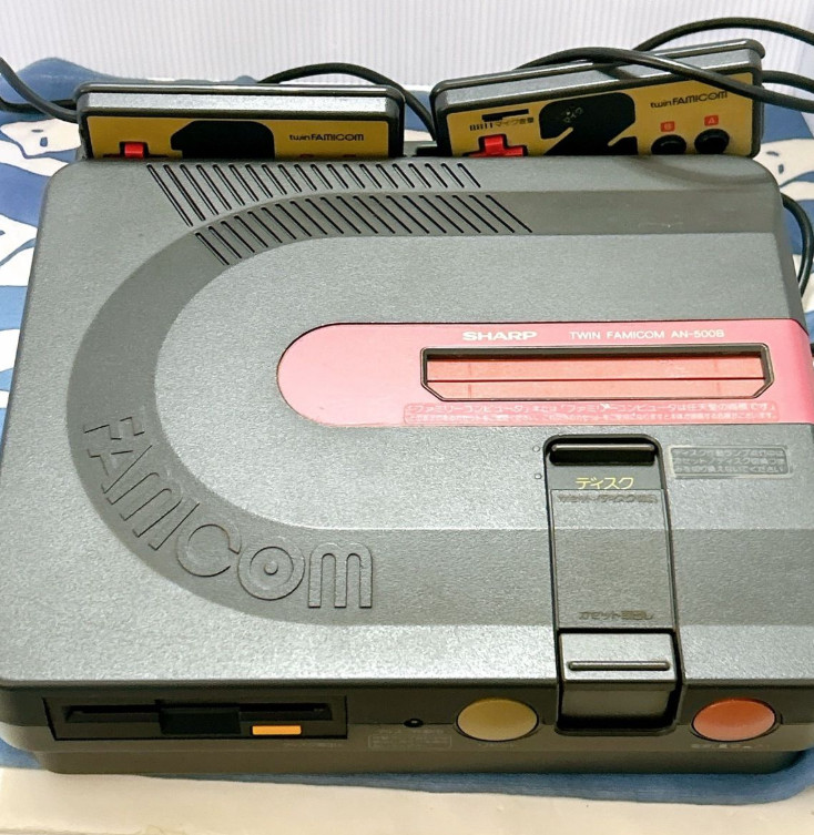 Sharp Twin Famicom console Black AN-500B Opertion Confirmed From Japan