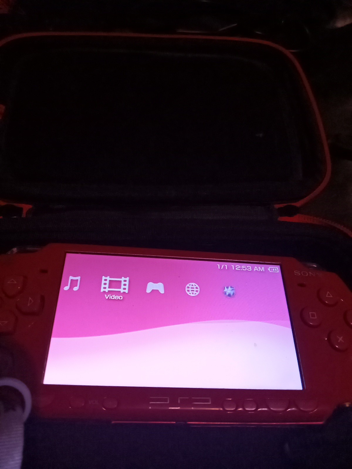 Sony PSP 2000 God of War Limited 14GB Red Handheld System Lot Usa