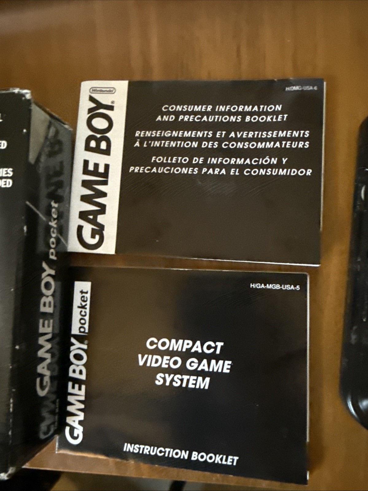 Nintendo Game Boy Pocket Black Handheld Complete in Box CIB Tested