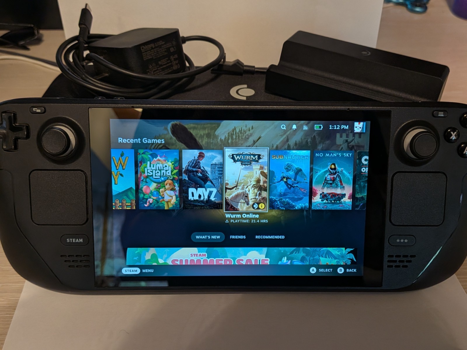 Steam deck 64gb LCD. With OEM Charger, Case And Steam Dock! Great condition!
