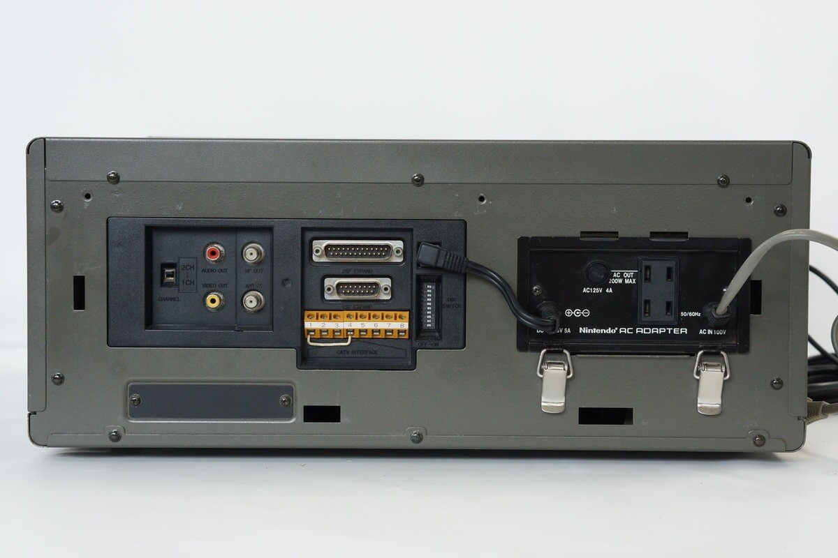FAMICOM BOX Console wz KEY, Games SSS-CDS Tested System 012053