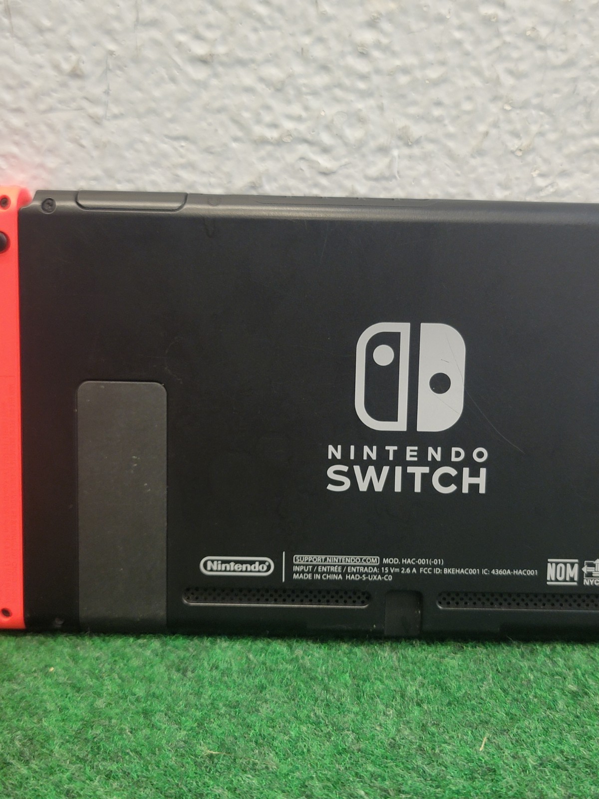 Nintendo Switch Console + Charger & Stand Red HAC-001-01